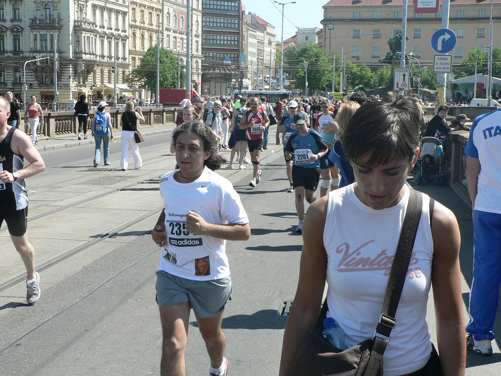 Maraton 08 075.jpg - asi půjdeme na 30 kilometr